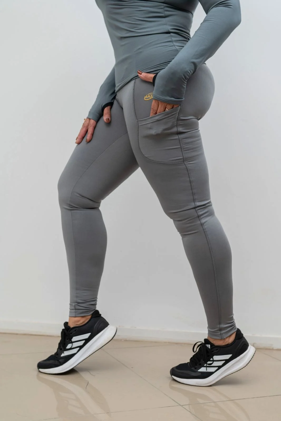 calza leggins en color gris amx